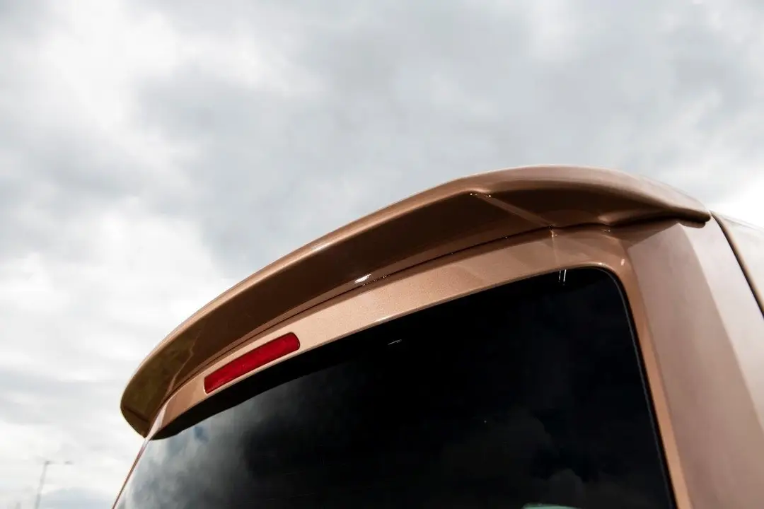 LV-S rear spoiler